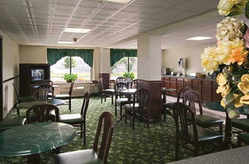 Quality Inn Riverfront Harrisburg Restaurant foto